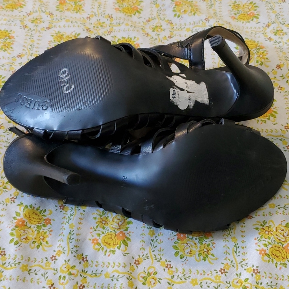 Guess Heels - Picture 5 of 7